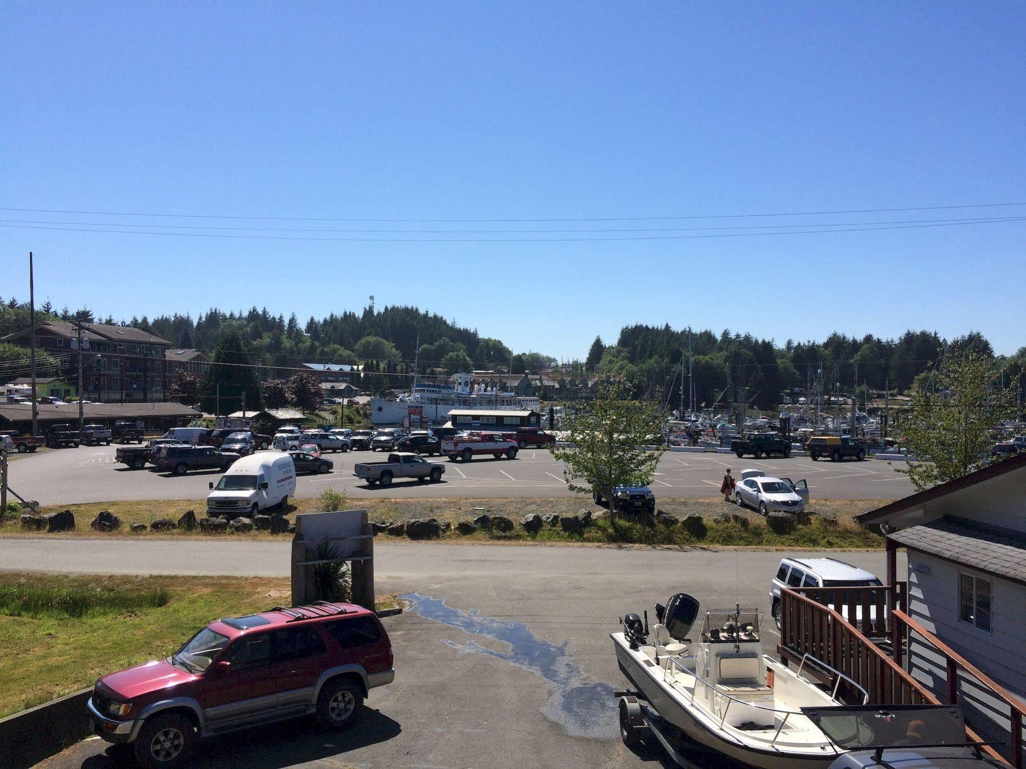 Island West Resort Ucluelet Exterior photo