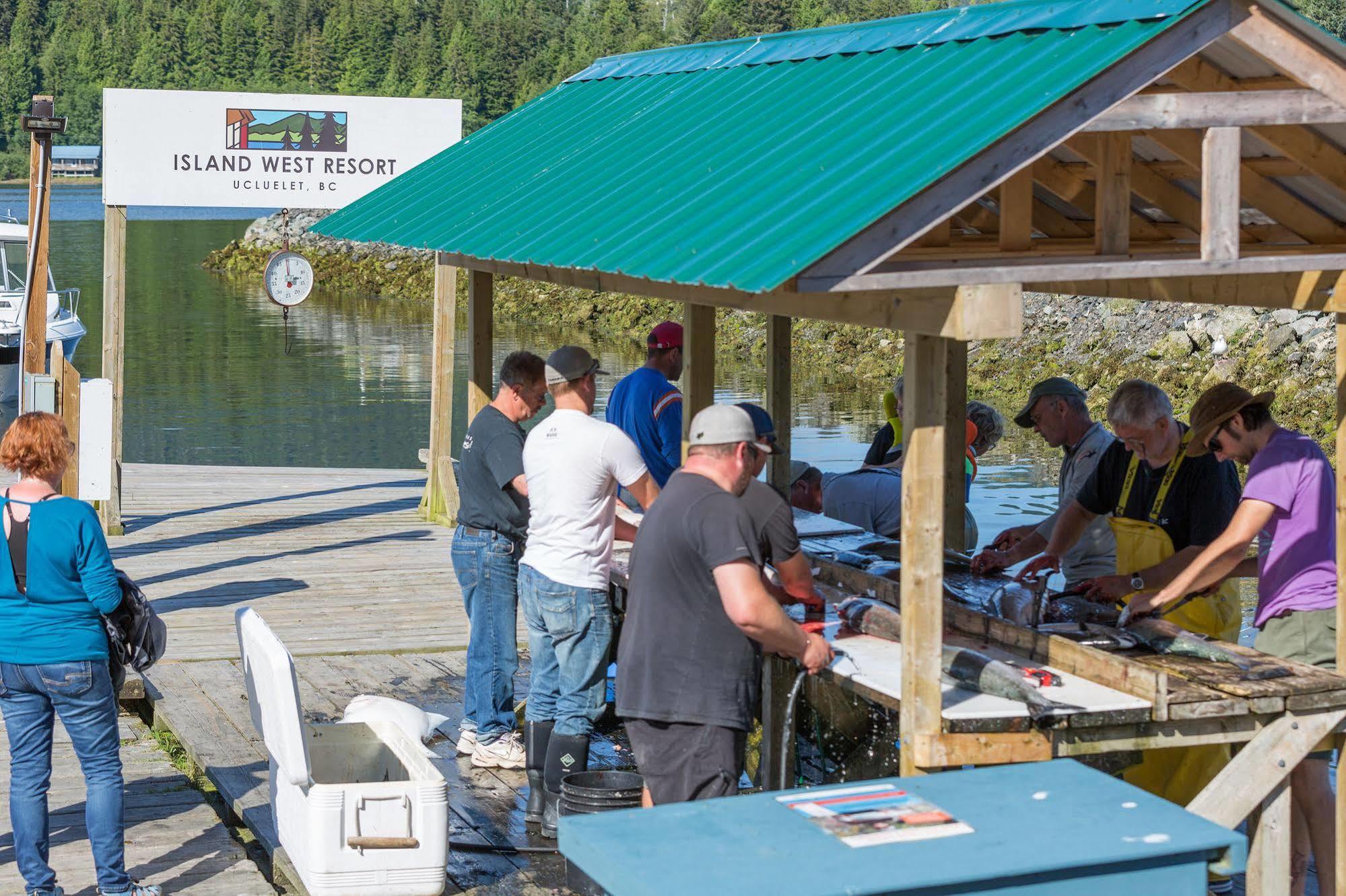 Island West Resort Ucluelet Exterior photo